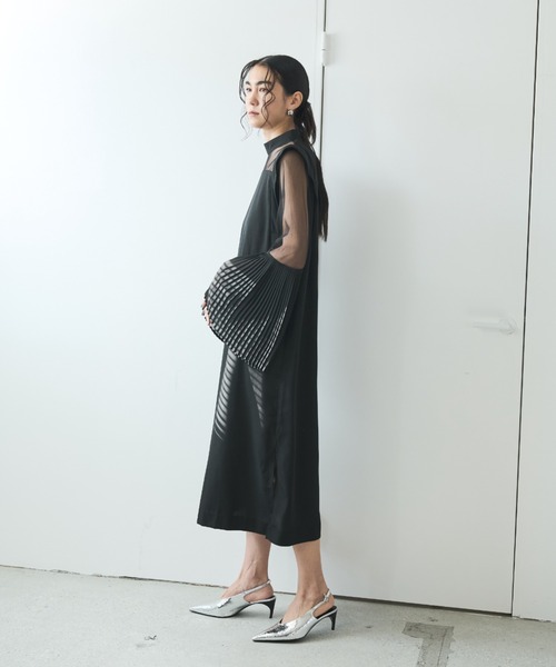 AIC. ワンピース シアー切り替えプリーツスリーブワンピース