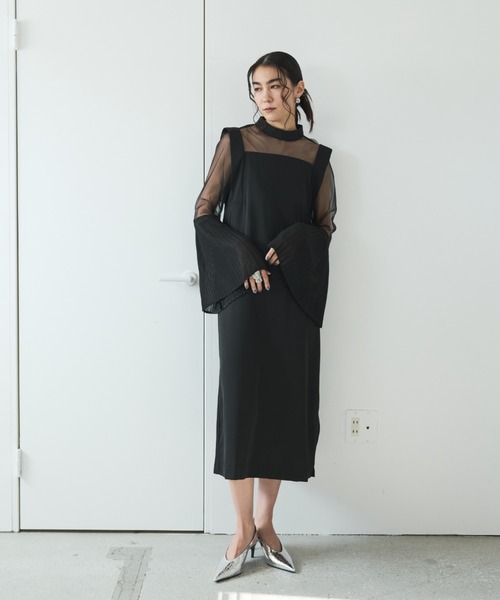 AIC. ワンピース シアー切り替えプリーツスリーブワンピース