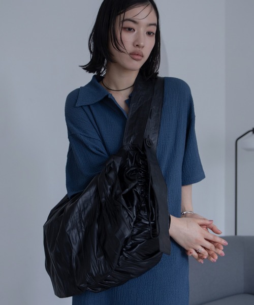 Urban Outfitters☆ ヴィーガンレザー・ショルダーバッグ ショルダーバッグ バッグ ワッシャー加工ヴィーガンレザー