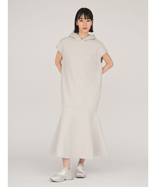 emmi ワンピース 「限定カラー」emmiロゴフーディーワンピース