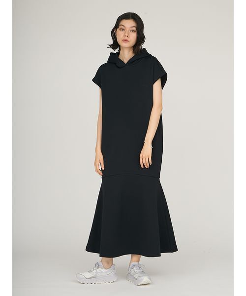 emmi ワンピース 「限定カラー」emmiロゴフーディーワンピース