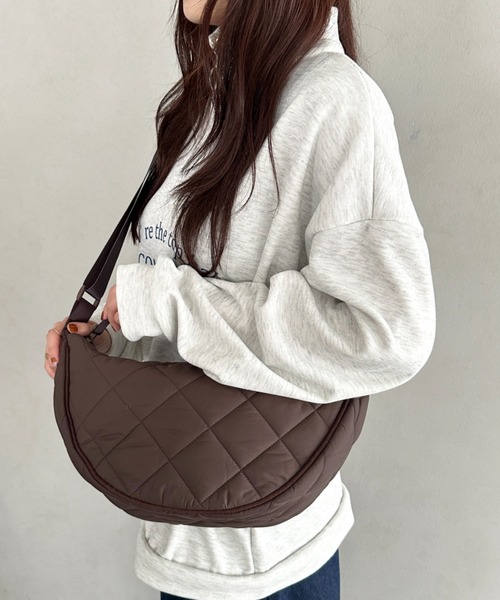ショルダーバッグ バッグ キルティングハーフムーンショルダーバッグ