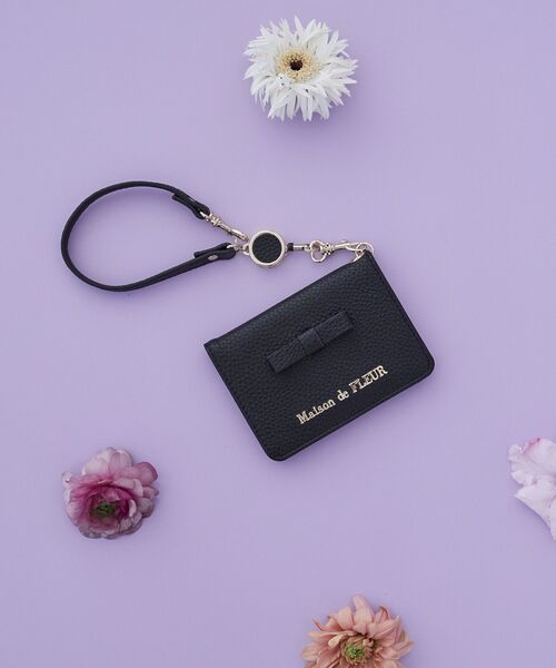 Maison de FLEUR（メゾンドフルール） パスケース 二つ折りリールパス