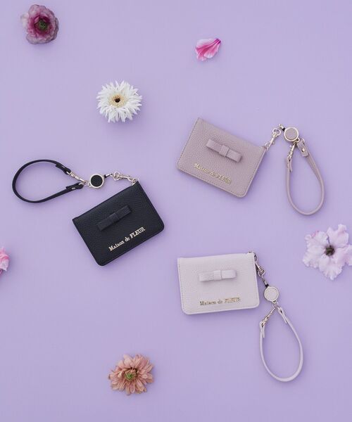 Maison de FLEUR（メゾンドフルール） パスケース 二つ折りリールパス