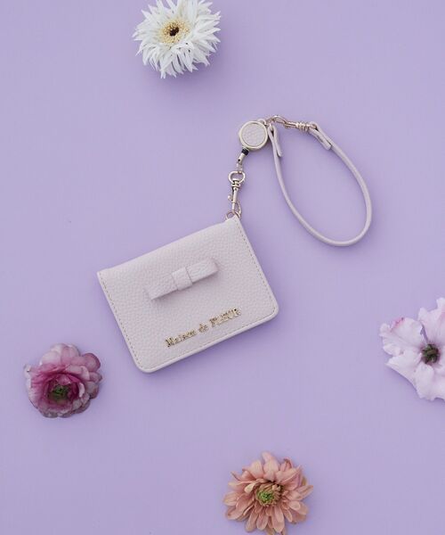 Maison de FLEUR（メゾンドフルール） パスケース 二つ折りリールパス