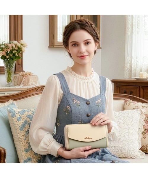 Clelia（クレリア） 長財布 財布 タッセルチャーム付きお財布