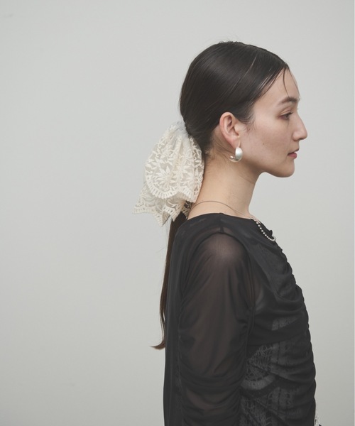GLOSSY SMOOTH ZIP SCRUNCHIE(FREE SIZE Black): LIMI feu｜THE