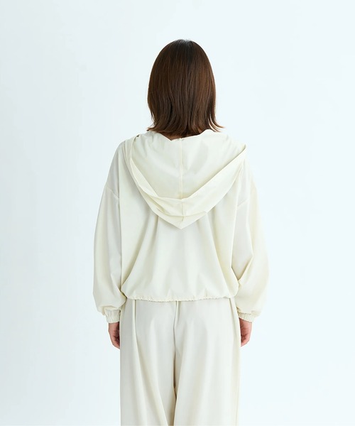ロージーモンスター　水際　パーカー ROXY（ロキシー）の「AIROSAMENTE HOODIE R/ロキシージップアップ