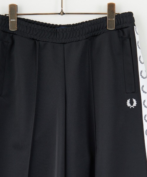 FRED PERRY フレッドペリー ハーフパンツ ブラック Mサイズ ロゴ FRED PERRY（フレッドペリー） ハーフパンツ パンツ トラックテープ