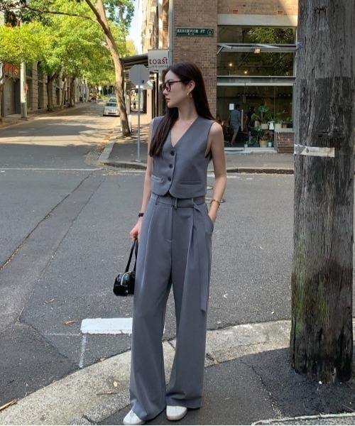 ノースリーブベスト＆ワイドパンツ セットアップ チャコールグレー ESICA Aelina セットアップ ノースリーブベスト＆ハイウエストワイドパンツ