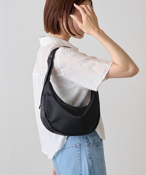 russet ナイロンラウンドショルダーバッグ russet｜[本体重量:200g/撥水素材]【名品】ナイロンラウンド
