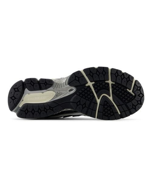 Spick and span ニューバランス 1906N グレーA 24 NEW BALANCE / ニューバランス 1906N（スニーカー）｜Spick and