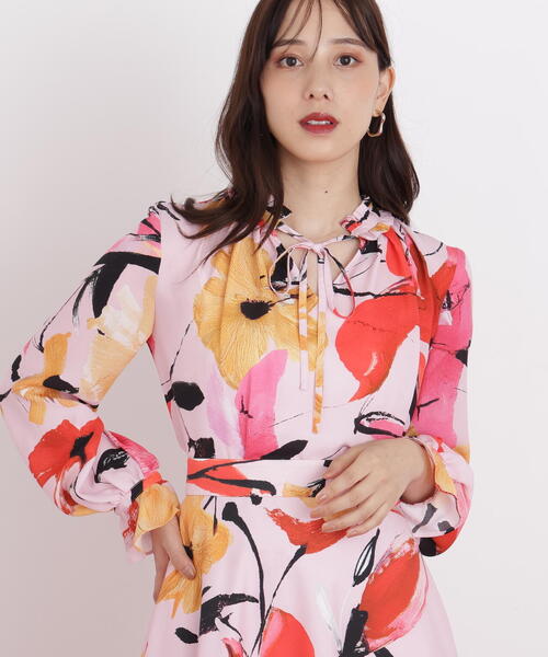 ピンキーダイアンシャドーフラワープリントブラウス 楽天市場】【SALE／60%OFF】◇グラフィカルフラワープリントブラウス
