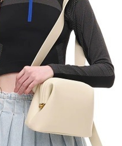 OSOI」 ショルダーバッグ ONE SIZE ブラック レディース : ZOZOTOWN