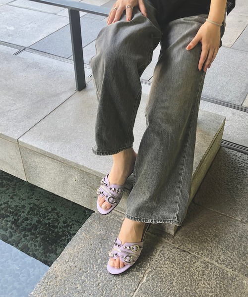 【 】新作Kendellフラットサンダル Jeffrey Campbell サンダル スタッズフラットサンダル