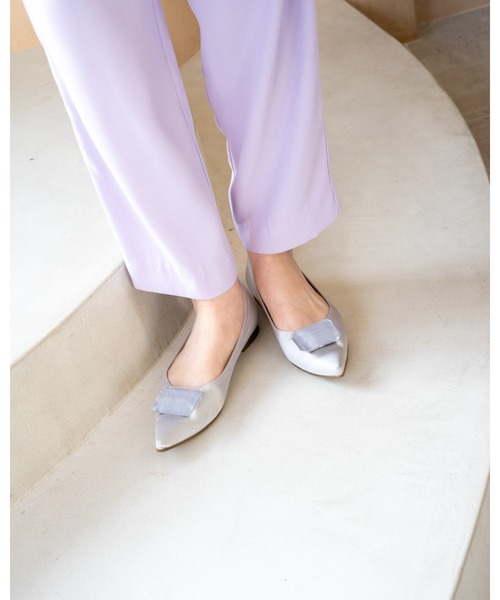 パンプス ポインテッドトゥ ビッグビジュー フラットパンプス