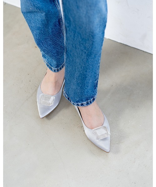 パンプス ポインテッドトゥ ビッグビジュー フラットパンプス