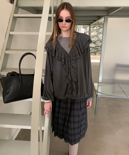 chuclla（チュクラ） tシャツ 「LONSLAN」Vネックラッフルトップス