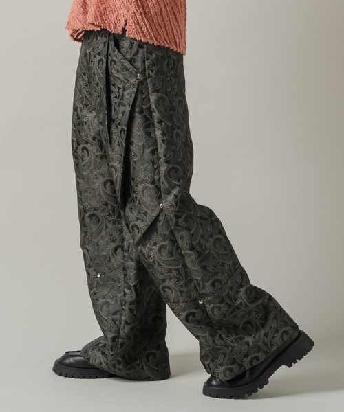 Casper John（キャスパージョン） パンツ Paisley tuck pants