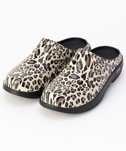 OOFOS（ウーフォス） サンダル OOcloog Limited Leopard「26.0-28.0cm