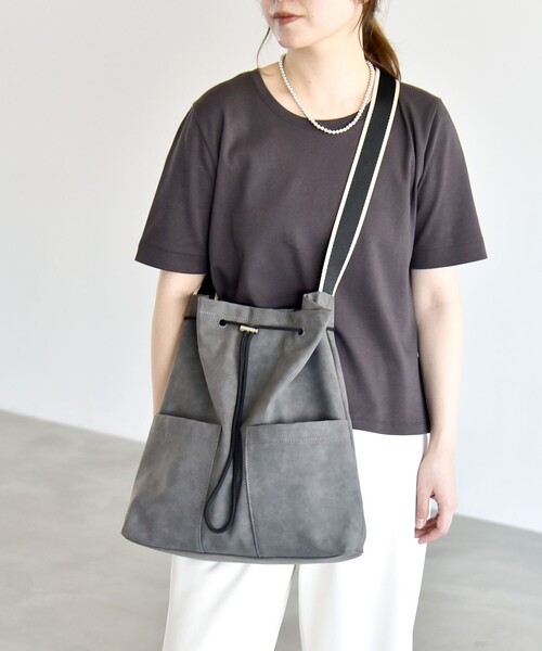 レディースバッグ　新品 FENDI（フェンディ） トートバッグ Origami オリガミ ミディアム