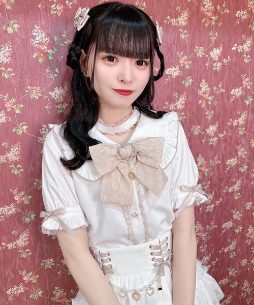 最低価格の ROJITA ブラウス パールチェーンリボンブローチ付 シャツ トップス