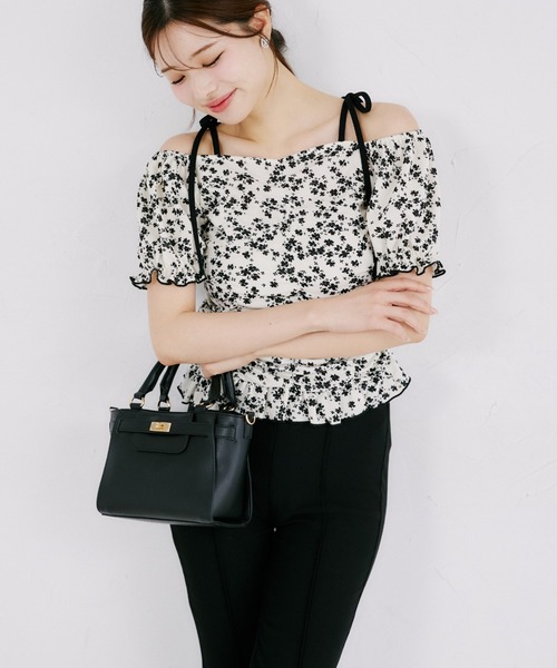 チャコット　オフショルダー花柄トップス tocco closet（トッコ クローゼット） ブラウス シャツ 「ZOZO限定」肩
