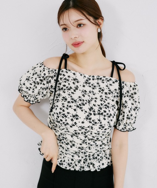 チャコット　オフショルダー花柄トップス tocco closet（トッコ クローゼット） ブラウス シャツ 「ZOZO限定」肩