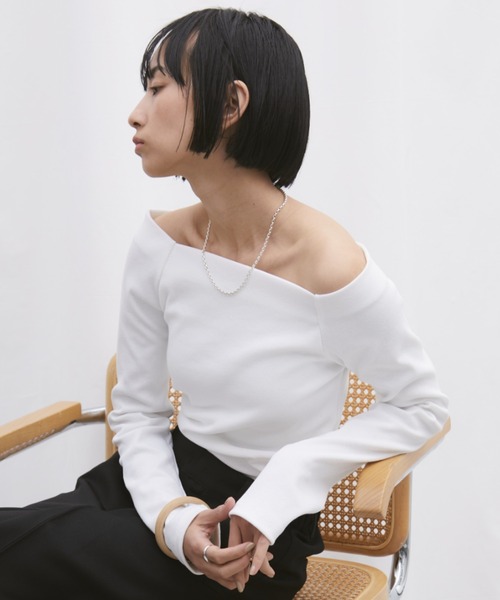 Aunt Marie's tシャツ カップ付きオフショルリブトップス