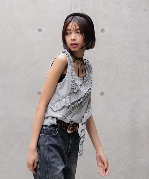 Bibiy フリルタンクトップ Bibiy COLENNETOP ホワイト フリルタンクトップ - メルカリ