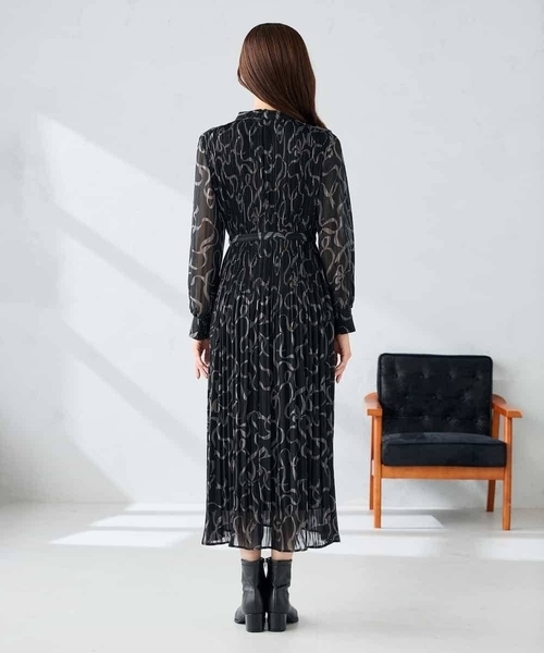 a.v.v（アー・ヴェ・ヴェ） ワンピース ランダムプリーツワンピース