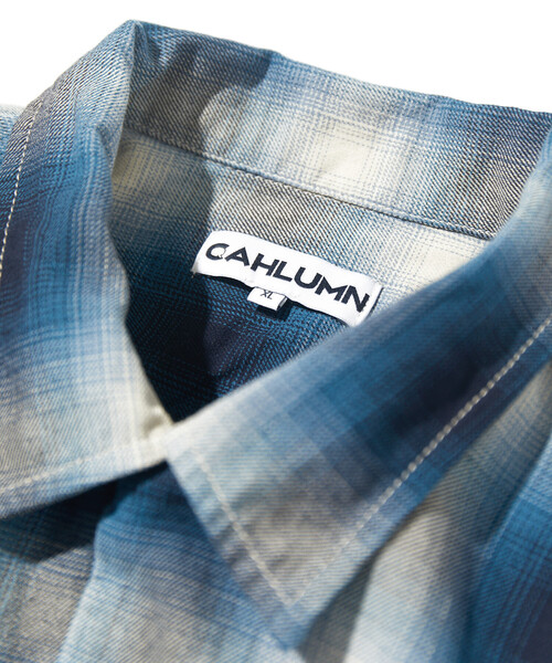 「CAHLUMN」 長袖シャツ - ブルー メンズの画像