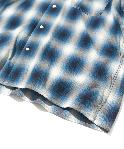 「CAHLUMN」 長袖シャツ - ブルー メンズの画像
