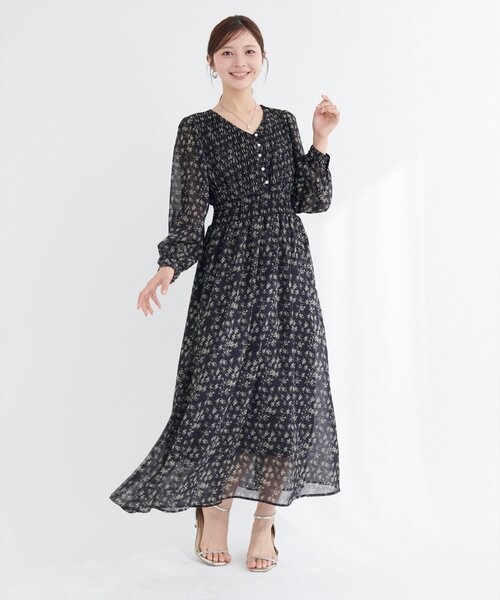 新品半額以下❣️冬物❤️ブラックお花モチーフワンピース natural couture ワンピース ピンタックプリーツお上品ワンピース