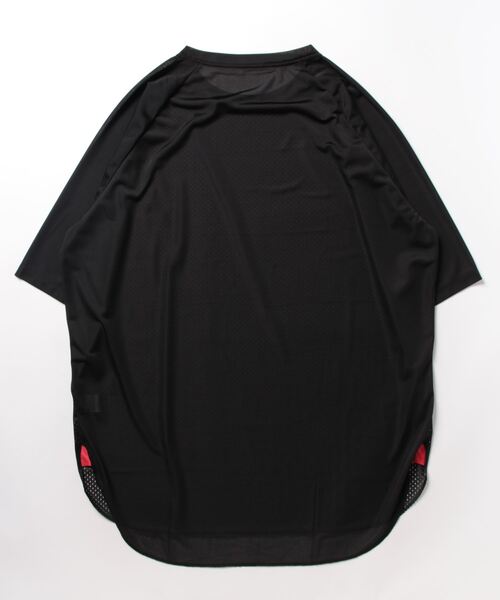 タイガリオナ　メッシュポケット付きTシャツ