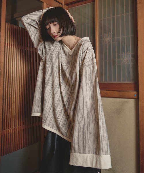 狐独 トレーナー スウェット コーデュロイフレアスリーブVネック