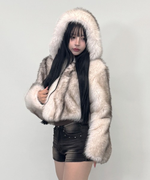 【新品未使用】 フード付き ファーボリュームショートアウター FOLLOWIN（フォロウィン） コート アウター 4color/「 トレンドの