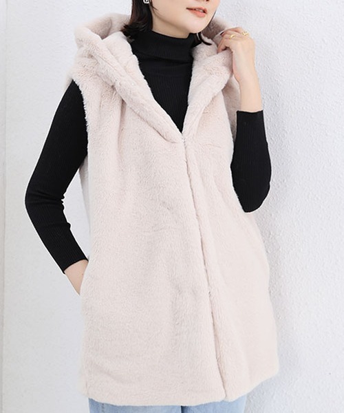 美品✩ラクーン✩フード有ベスト✩ファーの減りなし✩ファーベスト✩ジレ✩軽い CLEA ベスト ジレ ボリュームプードルフェイクファーベスト レディース