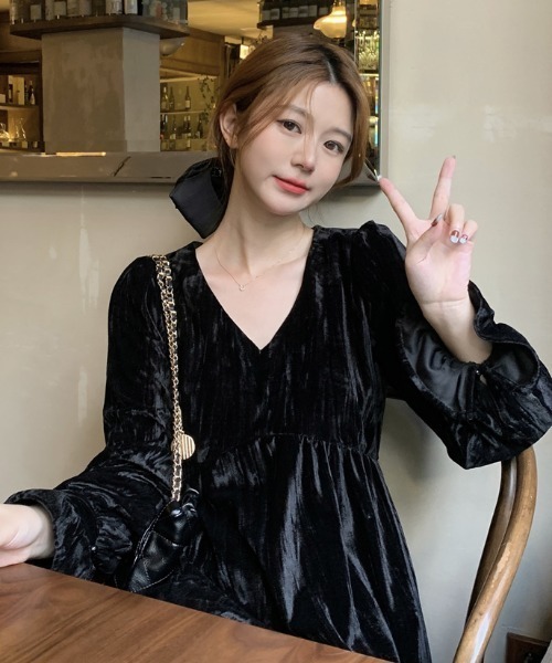 Diosfront ワンピース Vネックフリル切替ベロアミニワンピース