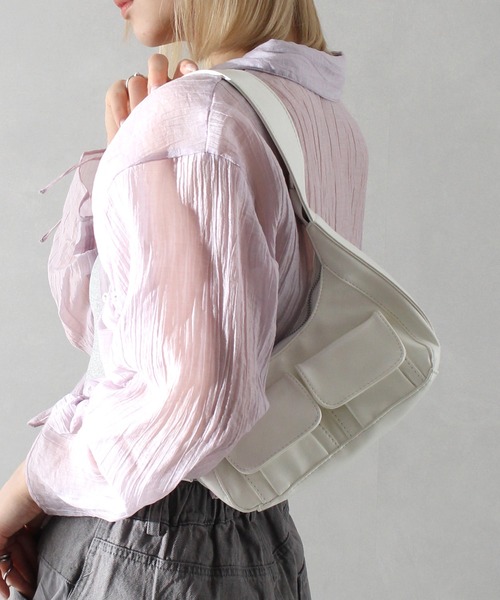 【即日発送】【レア物】アップリケ付きショルダーバッグ SpRay（スプレイ） ショルダーバッグ バッグ ポケ付きショルダーバッグ