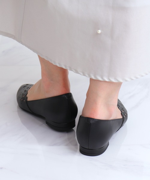 パンプス スカラップデザイン　カットワークフラットパンプス