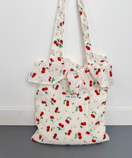 familiar チェリー柄トートバッグ（廃盤品） ☆廃盤品☆ familiar トートバッグ さくらんぼ柄 チェリー チャーム