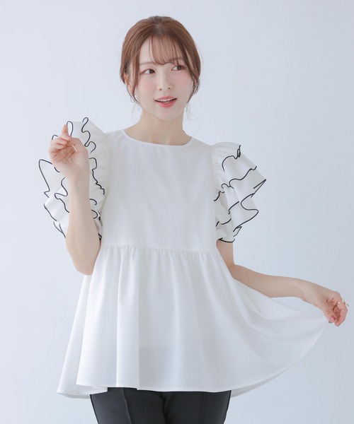 フィットモア　ラッフルスリーブペプラムブラウス　新品　ホワイト Fit more（フィットモア） ブラウス シャツ ラッフルスリーブペプラム