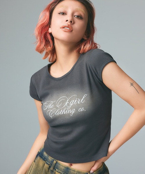 X-girl（エックスガール） tシャツ SPRAY AND CURSIVE SCRIPT LOGO S/S