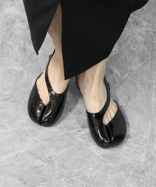 パンプス アシンメトリーストラップ 足袋パンプス　ASYMMETRIC STRAP TABI PUMPS | THE CELL. | 12