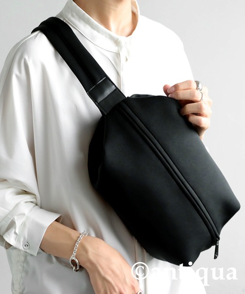 完売品【antiqua】ウェットスーツ素材 ショルダーバッグ ウェットスーツ素材 ショルダーバッグ バッグ レディース 送料無料・再