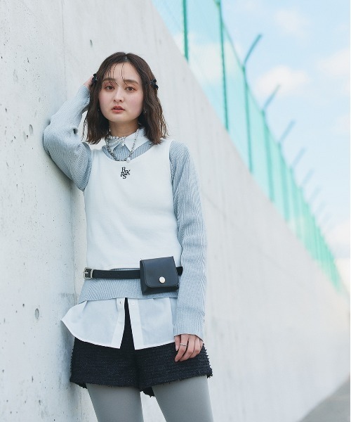 ad thie（アドティエ） タンクトップ ノースリーブ カップ付き ロゴ