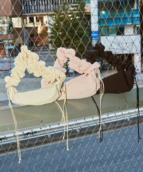 「OUTDOOR PRODUCTS」 ショルダーバッグ ONE SIZE ベージュ レディース_画像3
