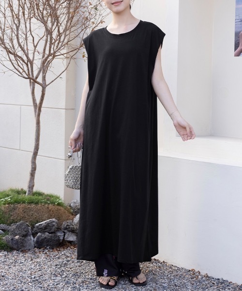 UNM ノースリーブ ベージュ フレアワンピース F ノースリーブロングフレアワンピース - SOÉJU online store