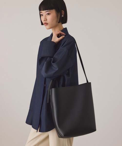 アダムエロペ　新品ブラックバッグ ADAM ET ROPE'（アダムエロペ） ショルダーバッグ バッグ ワンハンドル